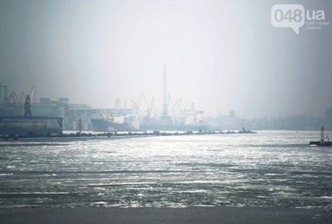 Россия ударила по Одесскому порту: повреждены гражданские суда, есть жертва и раненые