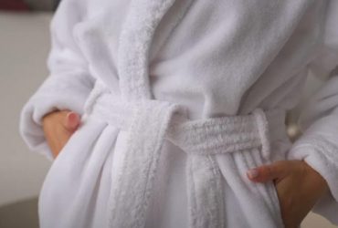 Як краще прати халат: експертка дала важливі поради
