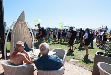 Тисячі протестувальників оточили шокованих туристів на пляжах в Іспанії: вимагали забиратися геть