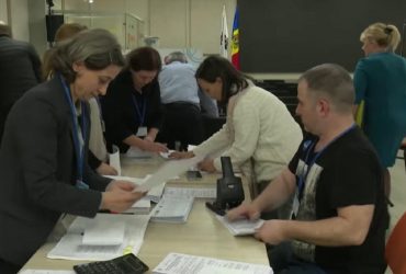З мінімальною перевагою: громадяни Молдови проголосували за вступ до ЄС