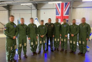 Скоро підуть у бій: Британія підготувала групу українських пілотів, - Залужний