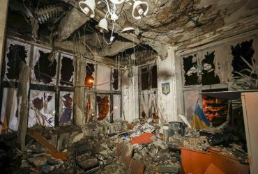 РФ зруйнувала Держпром у Харкові: Зеленський показав будівлю зсередини (фото)