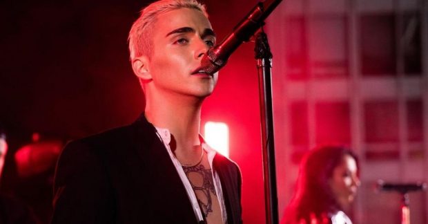 співак розійшовся з нареченим-військовим