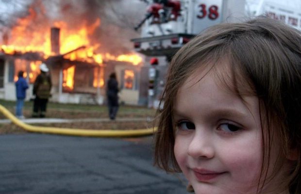 Зірці легендарного мему в мережі вже 32 роки: який вигляд має дівчина зараз (фото)