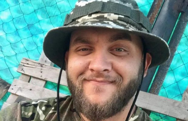 "Почав недочувати на ліве вухо": відомий співак-воїн отримав травму на війні