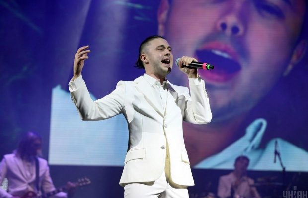 "Не засуджую": Тополя відповів, що думає про зірок, які виступали в РФ після 2014-го