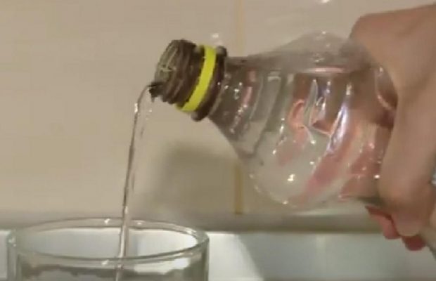 Что никогда нельзя чистить с помощью уксуса: эксперт назвала 5 вещей
