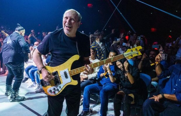 Відомий голлівудський композитор публічно підтримав Україну на концерті у США (відео)