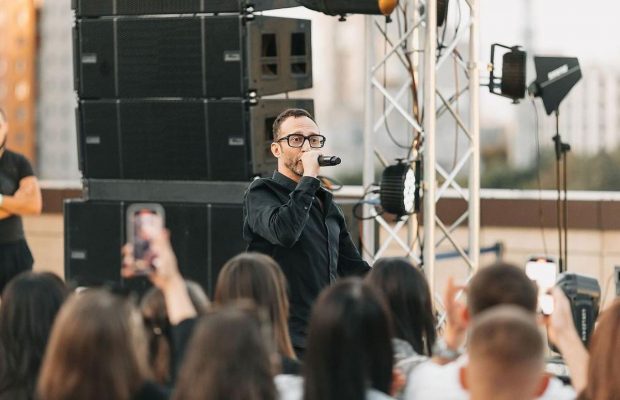 Екс-учасник "Корупції" розійшовся з дівчиною та назвав причину розриву