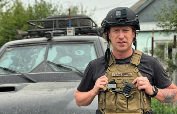 Відомий ведучий-волонтер відповів, чи перебуває у стосунках: "Буде весілля"