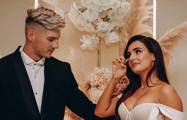 Анна Трінчер відповіла, чи шкодує, що вийшла заміж за втікача Волошина