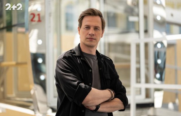 "Під час знімань рубанув собі пальця, довелося накладати шви", - актор Валентин Томусяк