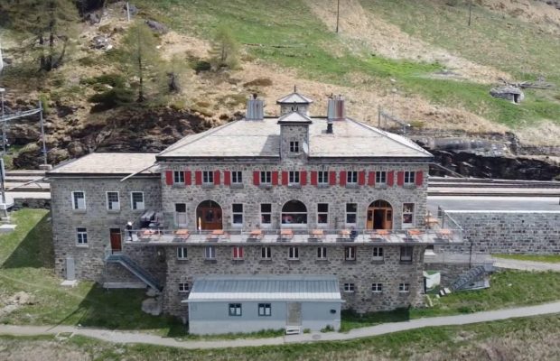 В Швейцарии есть отель, отрезанный от мира на 12 часов: как туда попасть