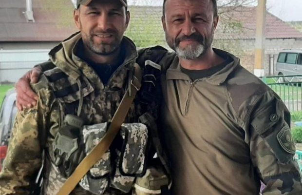 Зірка серіалу "Клятва лікаря" розповів про смерть брата на фронті: "Це наш біль"