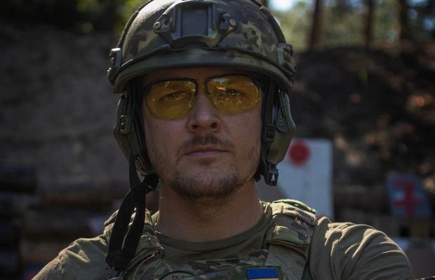 Відомий співак-воїн емоційно висловився про російських артистів та їхнє можливе повернення в Україну