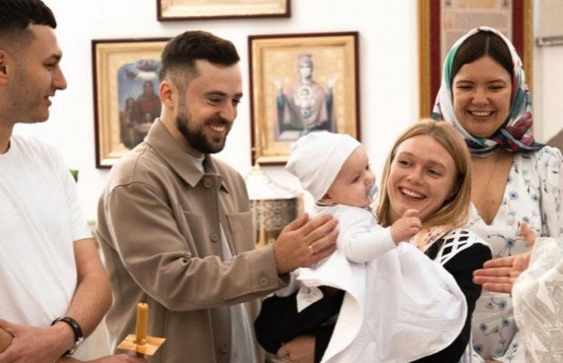 Зірка "Жіночого Кварталу" похрестила 7-місячного сина та показала фото з ним