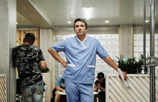 Відомий український актор розповів про проблеми у шлюбі: "Кризи були"