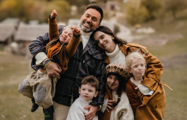 Мірошниченки відповіли, як змінилися їхні стосунки з появою 4-ї дитини: "Стали ближче"