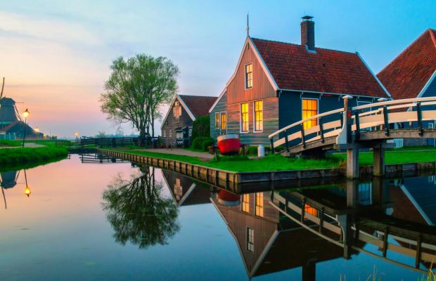 Вітряки і солодощі: що подивитися в застиглому в часі нідерландському містечку