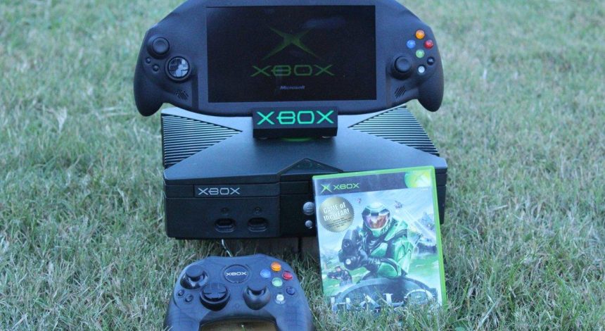 Ентузіаст випередив Microsoft і сам зробив перший портативний Xbox (фото)
