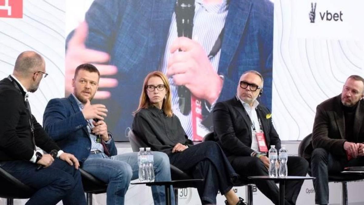 Безпека працівників та виживання підприємств: СОО Метінвесту Олександр Мироненко - про головні виклики для СЕО під час війни Безпека працівників та виживання підприємств: СОО Метінвесту Олександр Мироненко - про головні виклики для СЕО під час війни