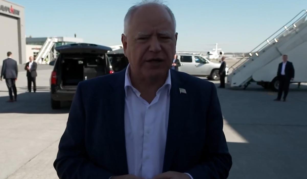 Тім Вальц каже, що Америка втомилася від Трампа
