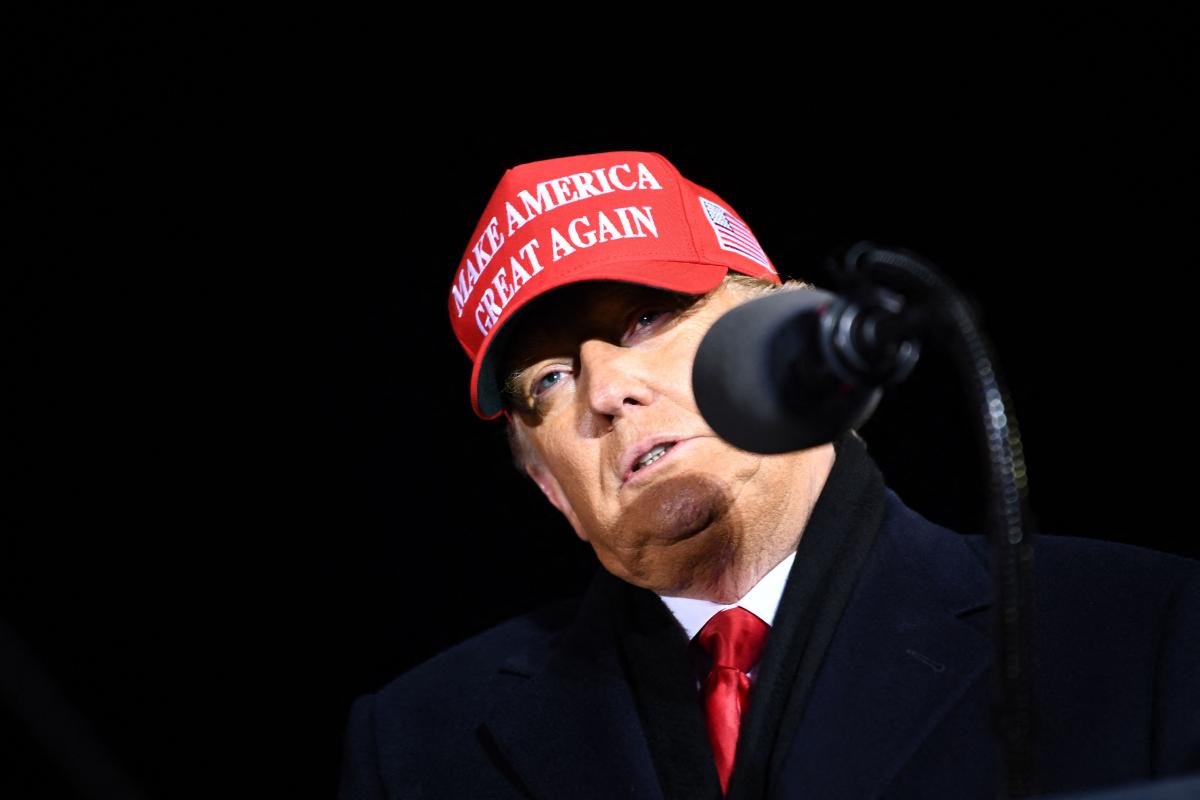 Трамп може запровадити 10% мита принаймні на половину американського імпорту/ фото GettyImages