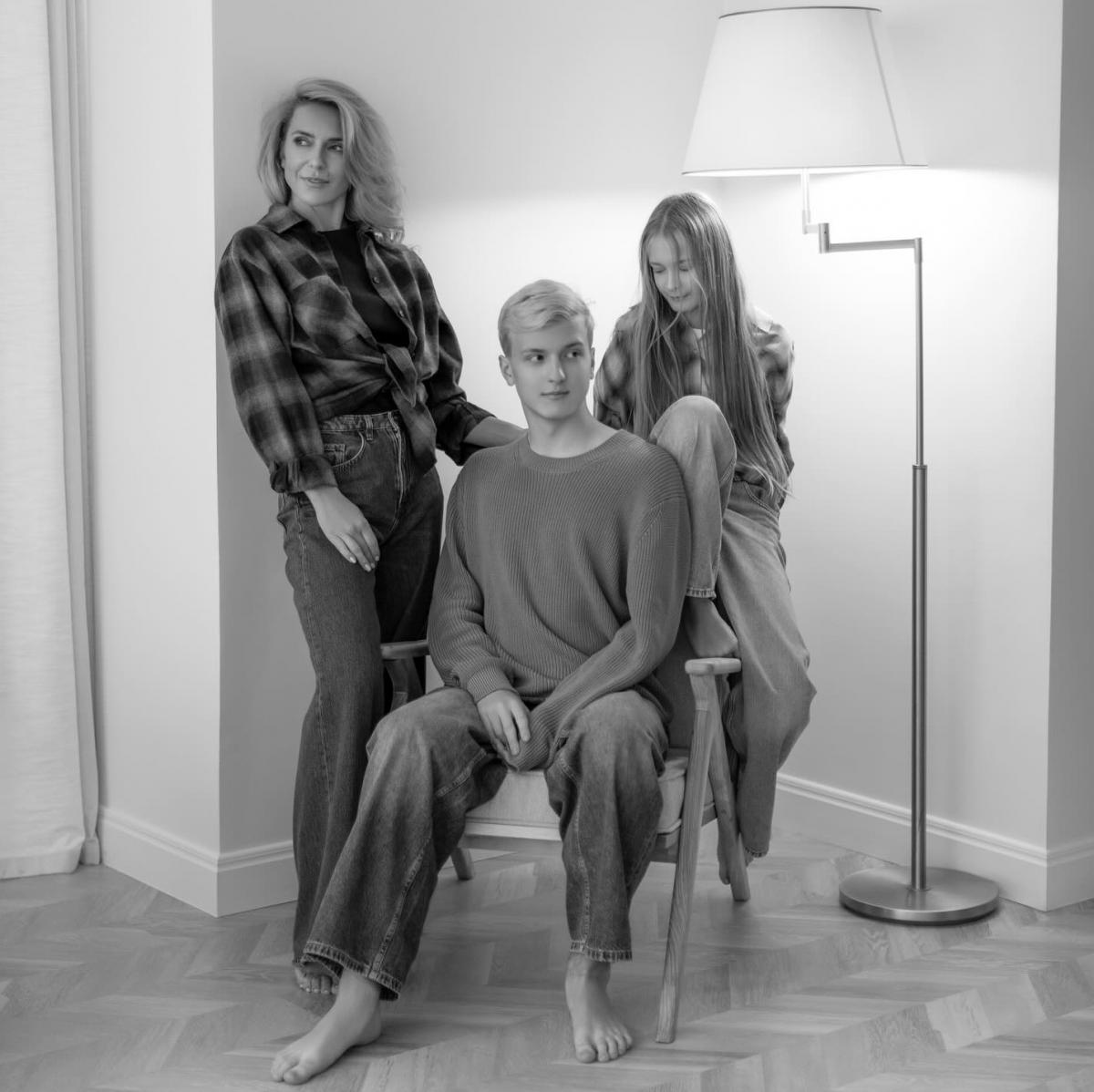 Марина Боржемська з сином та донькою від Узелкова / Скріншот Instagram Марина Боржемська з сином та донькою від Узелкова / Скріншот Instagram