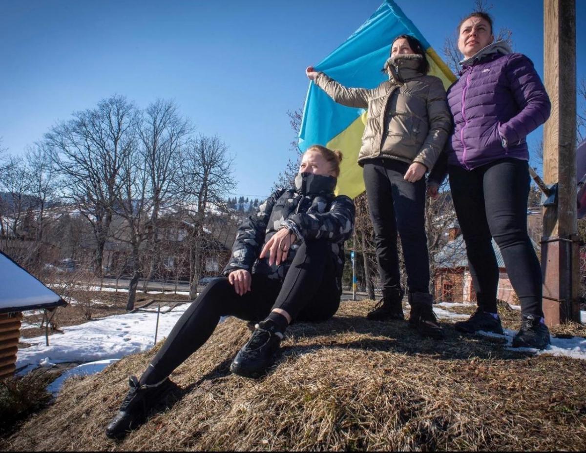 Оксана Бродовська і її волонтерська служба Оксана Бродовська і її волонтерська служба