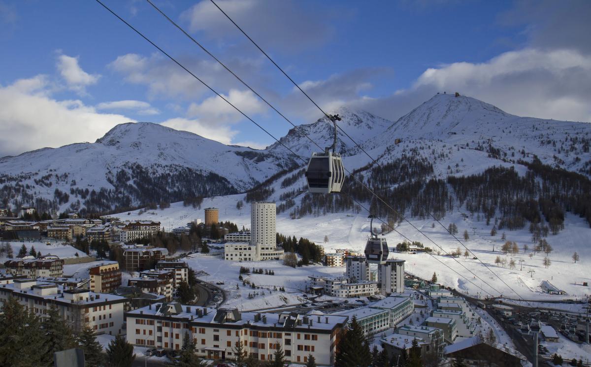 The Sestriere ski resort in Italy was recognized as the best of the budget ones this year / photo ua.depositphotos.com