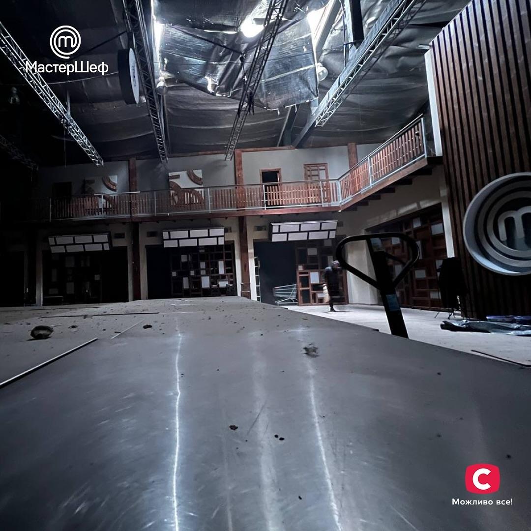 Пошкоджений павільйон "МастерШеф" / Скріншот Instagram Пошкоджений павільйон "МастерШеф" / Скріншот Instagram