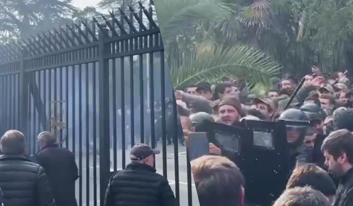 В оккупированной Абзахии проходят массовые протесты / коллаж УНИАН, скриншоты В оккупированной Абзахии проходят массовые протесты / коллаж УНИАН, скриншоты