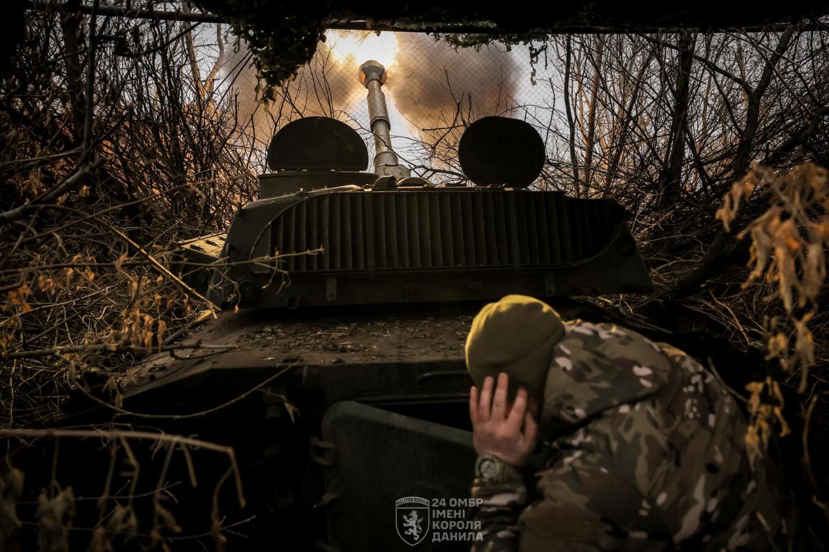 ЗСУ надійно тримають Покровськ / фото 24 ОМБр ім. короля Данила ЗСУ надійно тримають Покровськ / фото 24 ОМБр ім. короля Данила