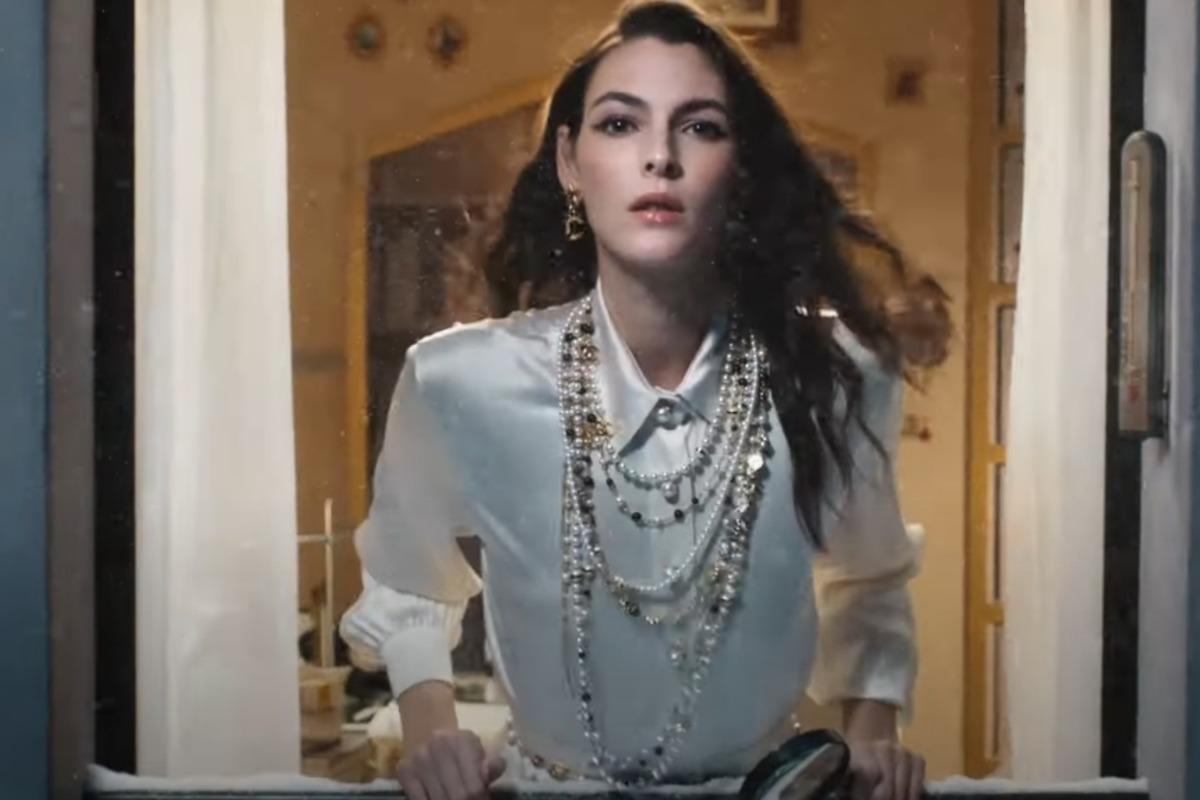 Italian model Vittoria Ceretti starred in the video / Screenshot from YouTube