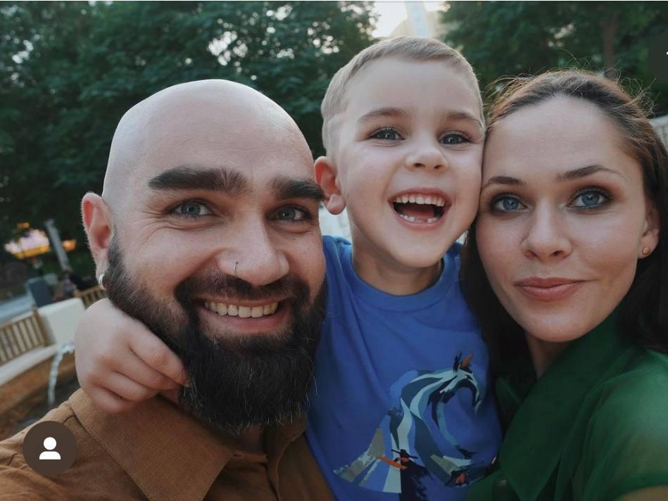 Юлия с мужем и сыном / фото инстаграм The Hardkiss Юлия с мужем и сыном / фото инстаграм The Hardkiss