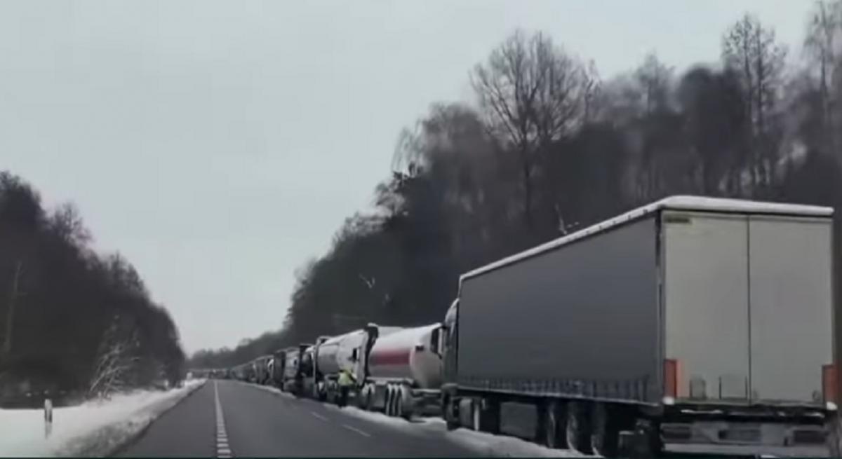 З'явилась жорстка реакція українського посольства на блокаду кордону польскими аграріями / скріншот З'явилась жорстка реакція українського посольства на блокаду кордону польскими аграріями / скріншот