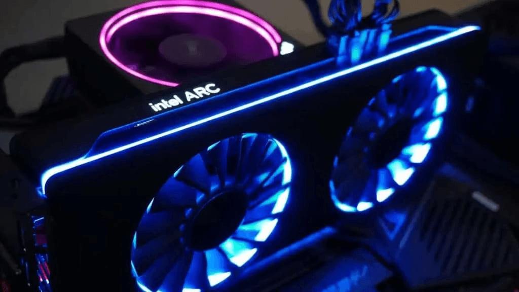Презентация новых ускорителей Intel ожидается до конца года. / фото PC World Презентация новых ускорителей Intel ожидается до конца года. / фото PC World