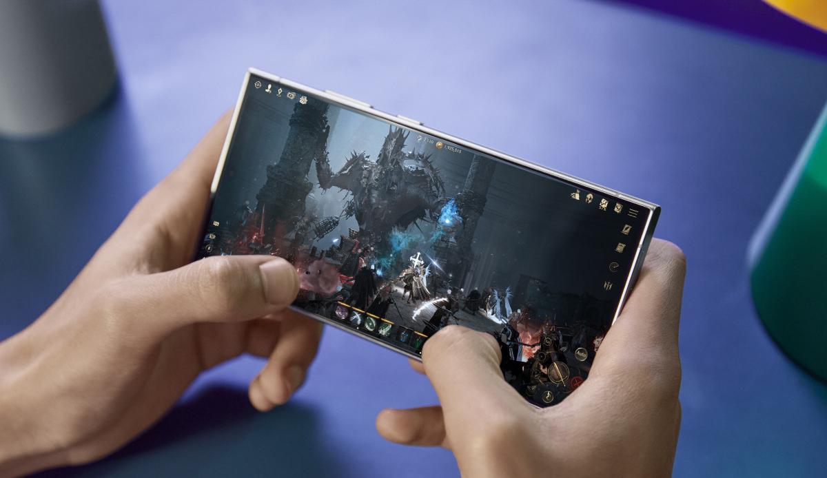 Який смартфон краще для ігор: 5 перевірених моделей від експертів / фото Samsung Який смартфон краще для ігор: 5 перевірених моделей від експертів / фото Samsung