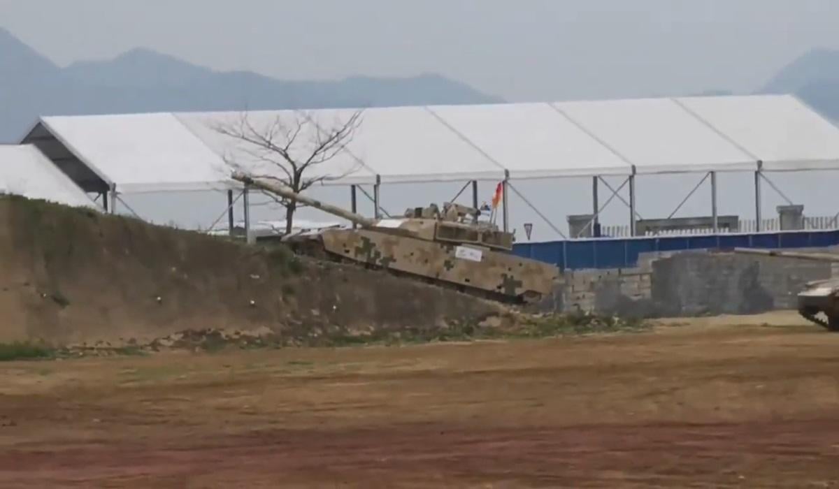 The tank stalled during the demonstration / photo - screenshot