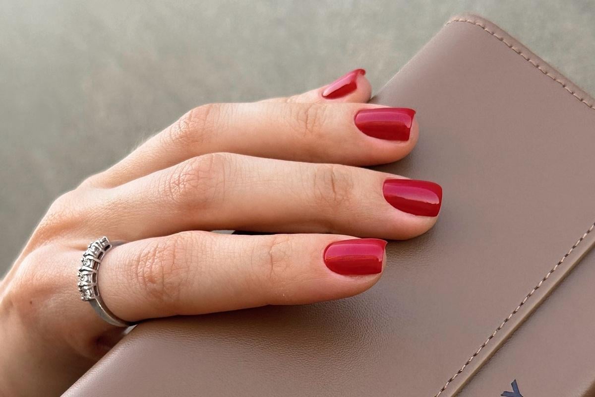 Which manicure has an expensive look: 5 options that business women choose