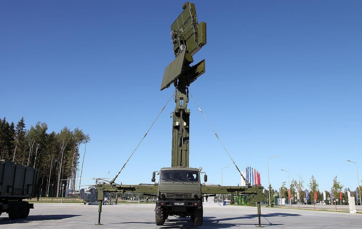 Известно, что РЛС "Подлет-К1" может отслеживать 200 целей одновременно / фото Википедия Известно, что РЛС "Подлет-К1" может отслеживать 200 целей одновременно / фото Википедия