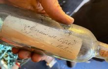 Послание в бутылке нашли в стене маяка спустя 132 года: что в нем было (видео)