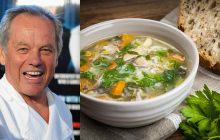 Що робити, якщо суп пересолений: шеф-кухар назвав один продукт, який виправить це