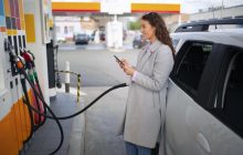 Как заправлять машину новичку: что говорить на заправке и как пользоваться пистолетом