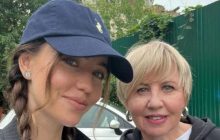 Не змогла стримати сліз: Надя Дорофєєва зворушила першою за довгий час зустріччю з мамою