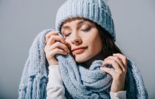 Как красиво завязать шарф: модные тренды этой зимы