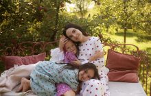 Инна Мирошниченко впервые рассказала о биологических родителях приемной дочери: "Тоже сироты"