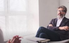 Що не слід робити на співбесіді: експертка з працевлаштування назвала "червоні прапорці"