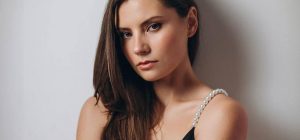 "Что заработала - то прожила": известная украинская актриса честно рассказала о заработках во время войны