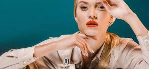 Какие духи выбирают богатые женщины: эти 4 аромата сводят всех с ума